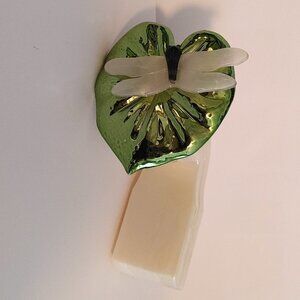 BEAUTIFUL BATH AND BODY WORKS Dragon Fly on Lily pad wallflower plug in